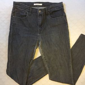 LEVI High Rise skinny jeans!